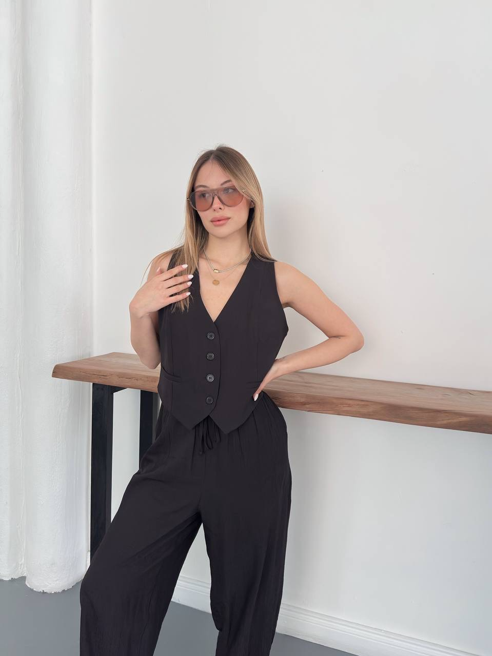 V Yaka Düğmeli Yelek & Bol Kesim Pantolon Set - 4