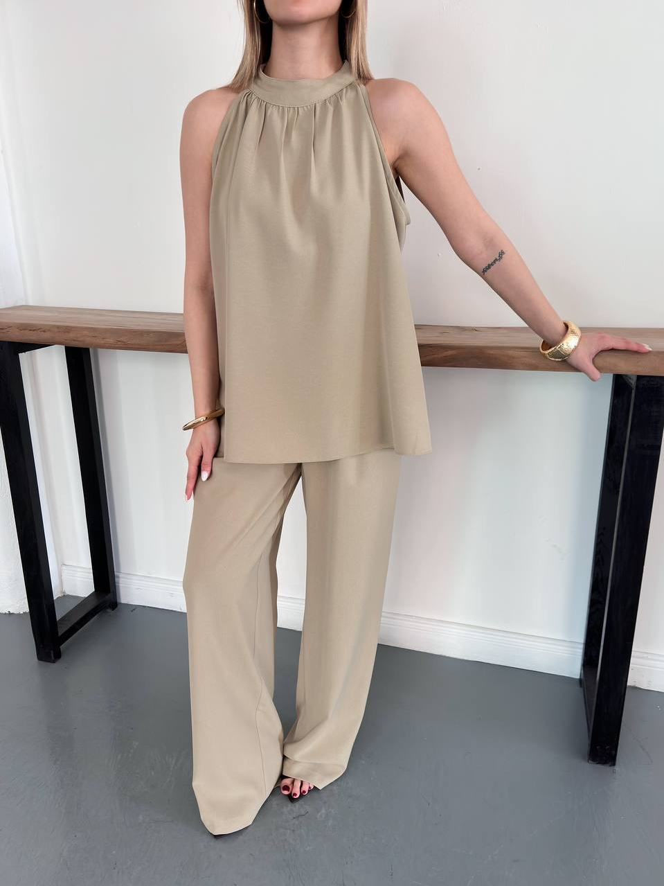 Halter Yaka Bluz & Geniş Paça Pantolon Takım - 2